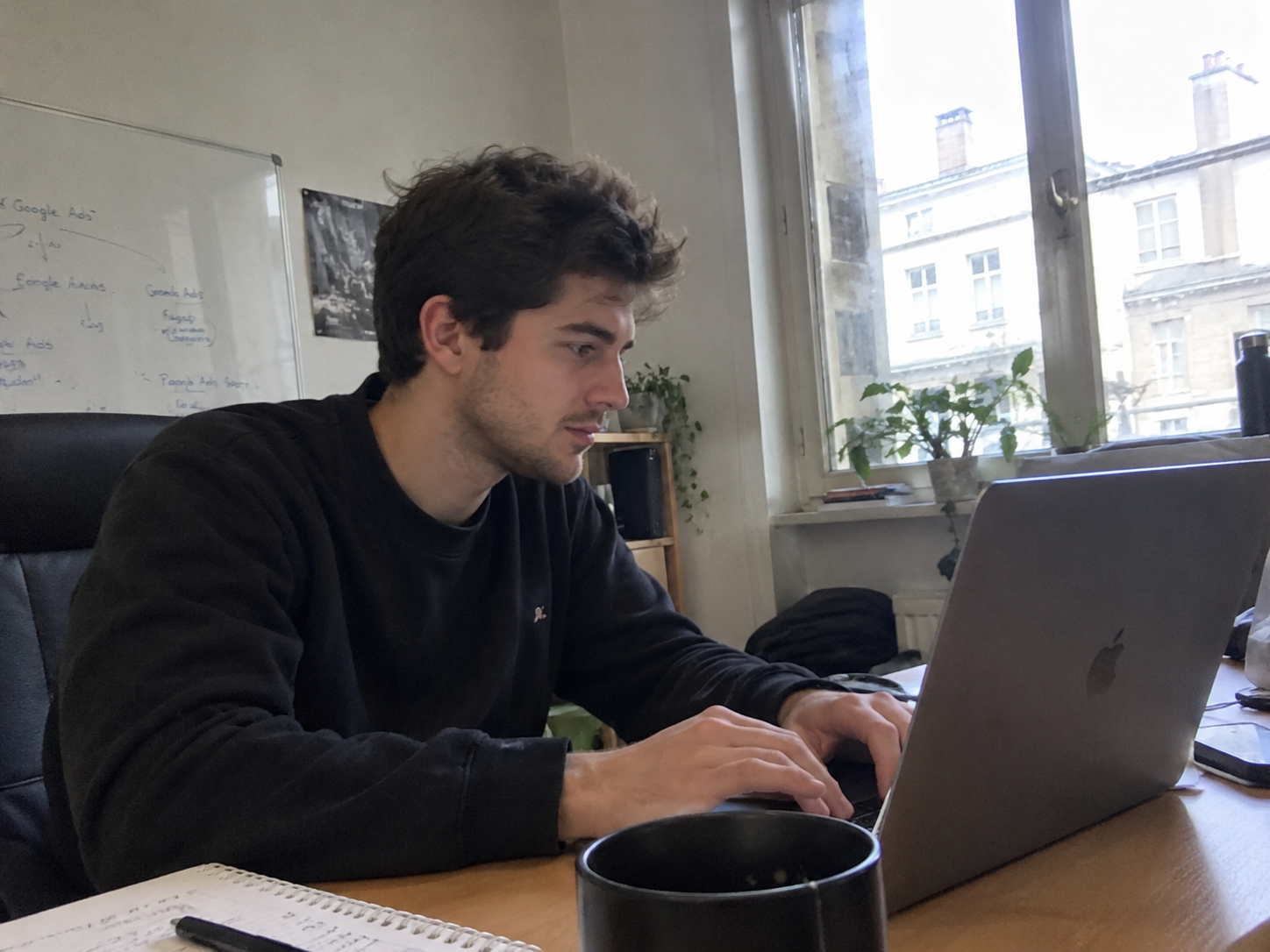 Spécialiste Google Ads optimisant des campagnes Search et Performance Max